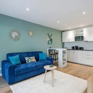 https://hamac-suites-le-valdo-2-pers.hotels-rhonealpes.com